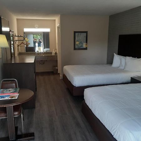 Rodeway Inn & Suites Wilmington North Δωμάτιο φωτογραφία