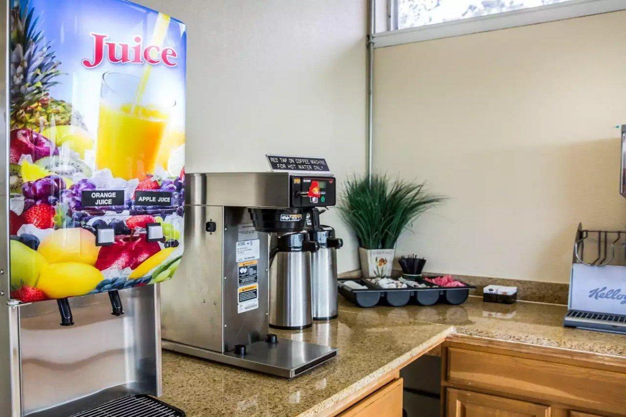 Rodeway Inn & Suites Wilmington North Εξωτερικό φωτογραφία