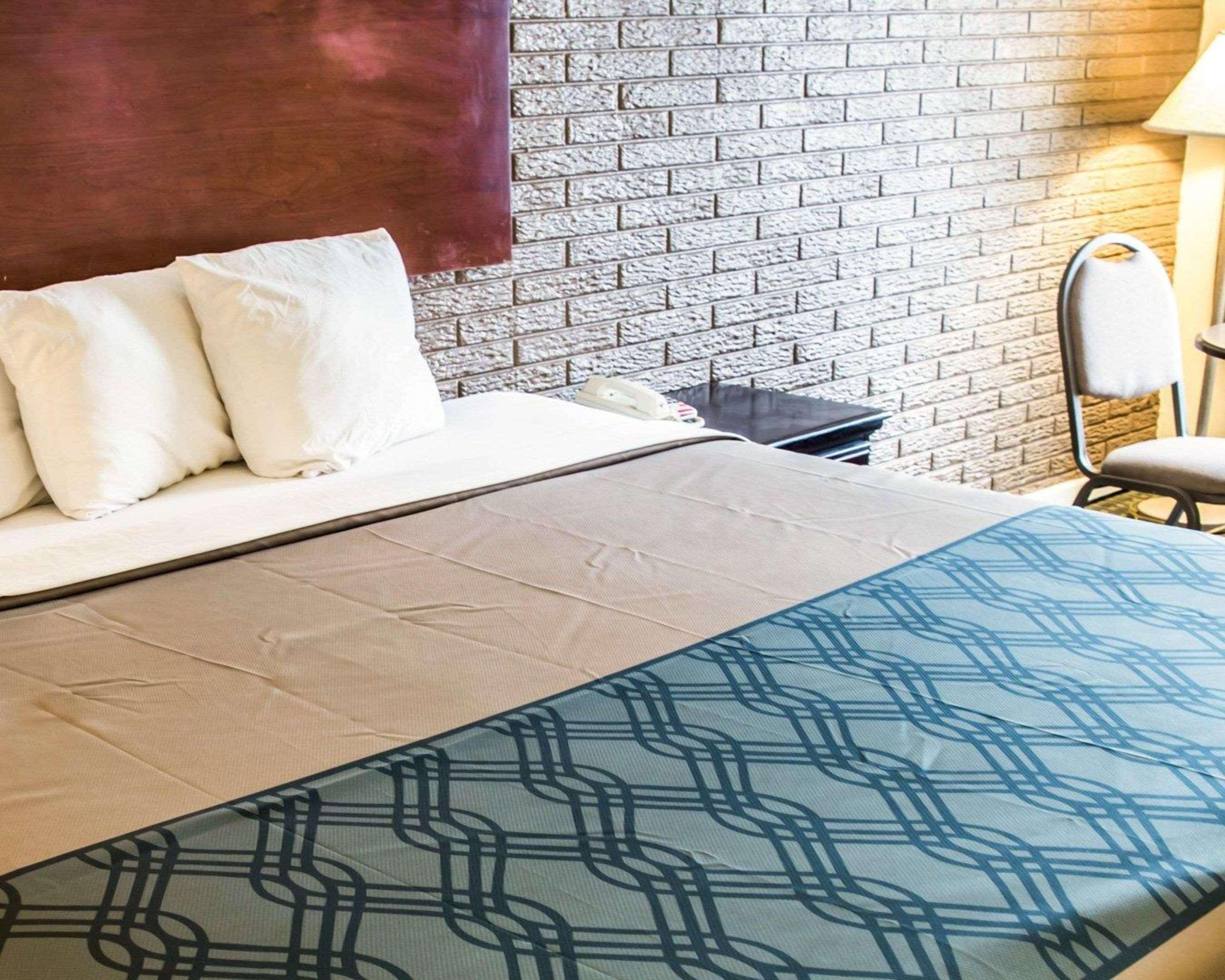 Rodeway Inn & Suites Wilmington North Εξωτερικό φωτογραφία