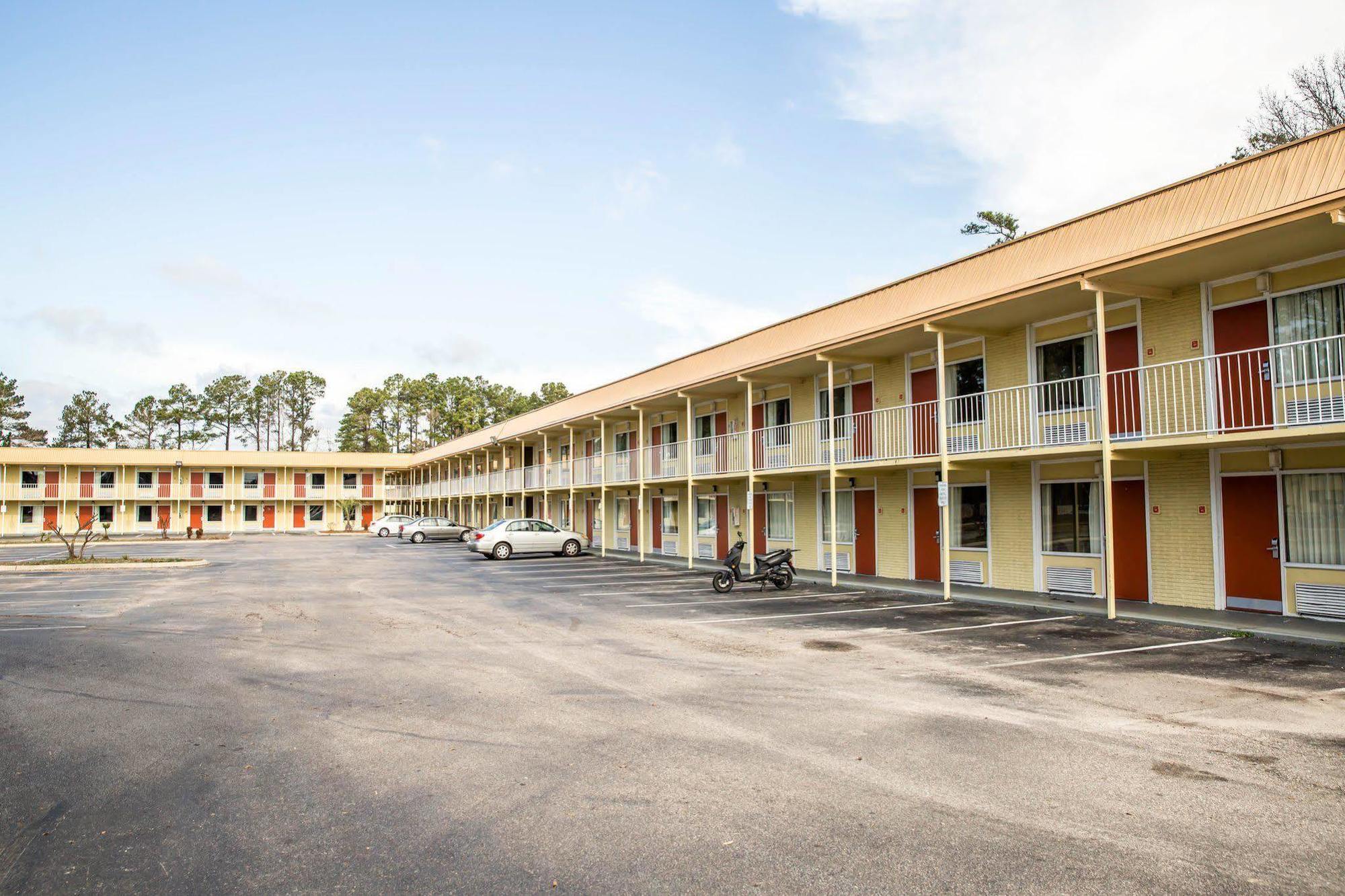 Rodeway Inn & Suites Wilmington North Εξωτερικό φωτογραφία
