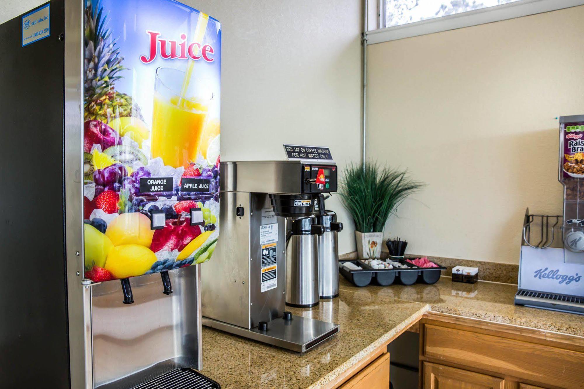 Rodeway Inn & Suites Wilmington North Εξωτερικό φωτογραφία